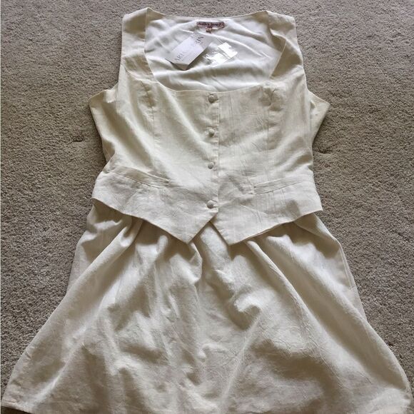 NWT Endless Rose Cream Sleeveless Button Vest Dress - Picture 2 of 9